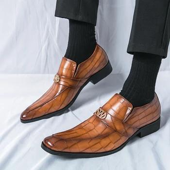 Британски Мъжки Черно-Кафяви Ежедневни Обувки С остър Пръсти За Срещи на възпитаници, Мъжки Лоферы в стил Рок, Пънк, Официална Сватба Обувки Zapatos Hombre
